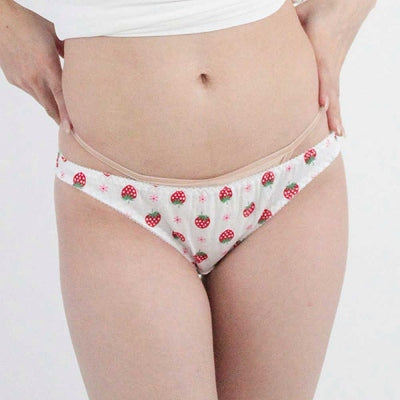 Comfortable Cotton Strawberry Pattern Full Back L Size White