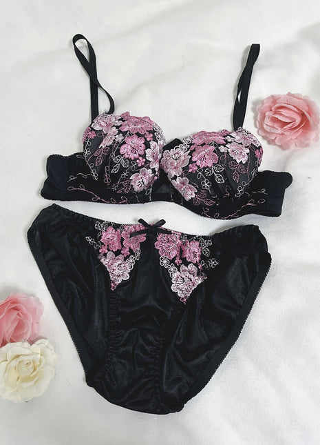 [Premium Used] Cute and Sexy Floral Black BP Set