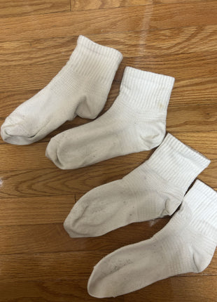 [Premium Used] White socks worn during student days with sweat and body odor embedded. Set of 2 pairs.