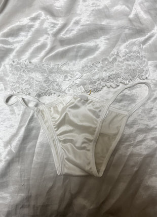 [Premium Used] White cute frill panties ♡