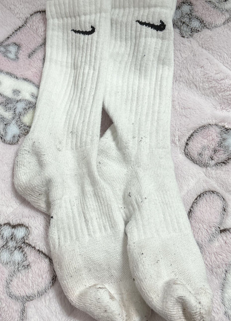 [Premium Used] Unwashed worn white crew socks NIKE socks