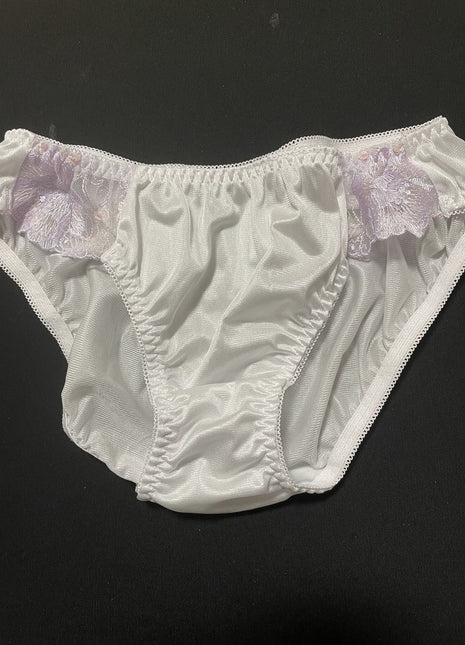 [Premium Used] Pure white panties  
Elegant panties with side embroidery