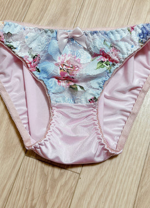 [Premium Used] The floral pattern is cute.