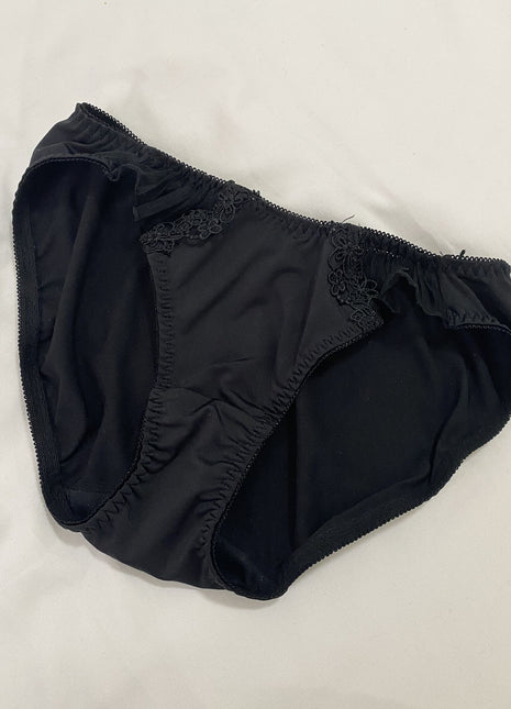 [Premium Used] I don't know how many years I've worn them... Fluffy black panties.