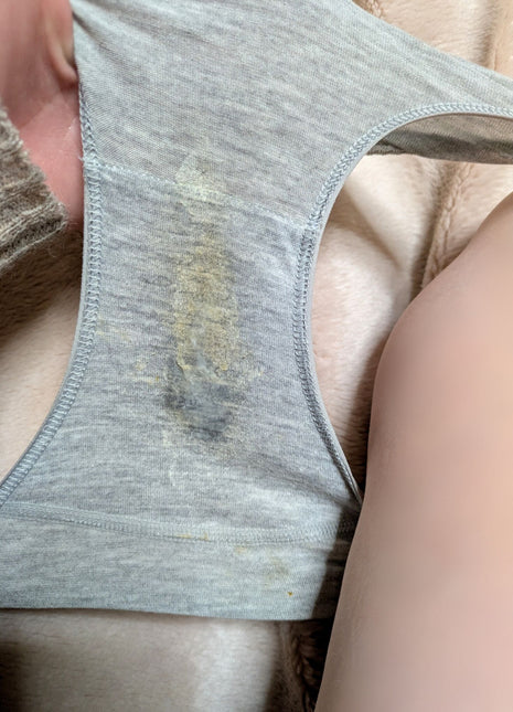 [Premium Used] NG yet unintentionally bath time! Worn for two days by a married woman panties.