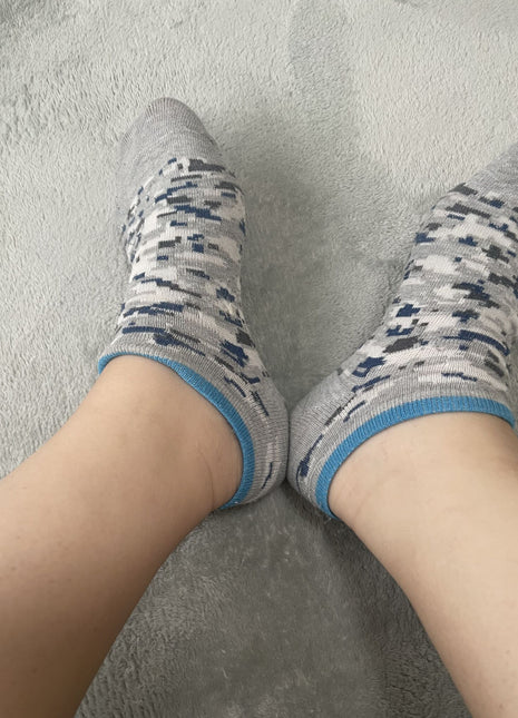 [Premium Used] Worn-out transparent socks worn for seven years by a woman.