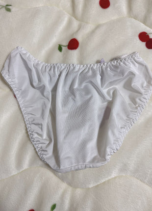 [Premium Used] Please enjoy my small stained panties