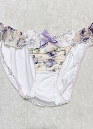 [Premium Used] A floral pattern panty with cute frills.