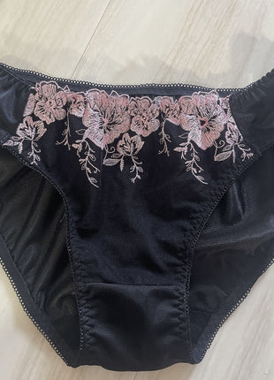 [Premium Used] Black satin panties ♡