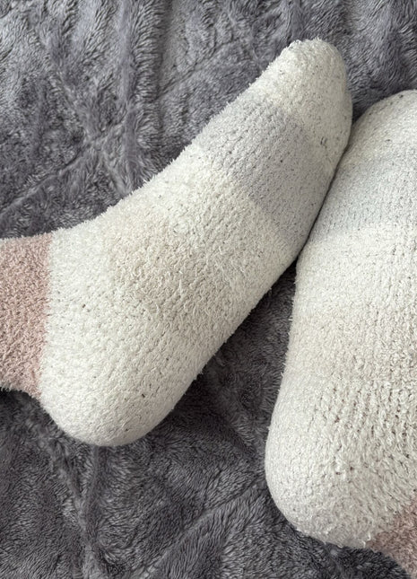 [Premium Used] [Fuzzy] Socks worn for 3 days