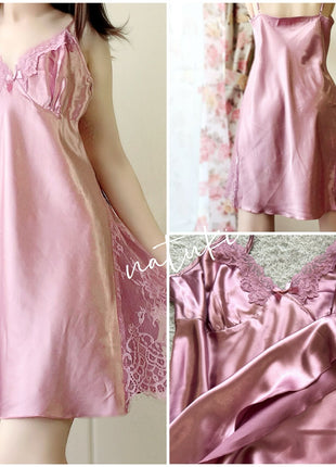 [Premium Used] Silky smooth and glossy satin, a long slip with side lace that has been loved for many years.