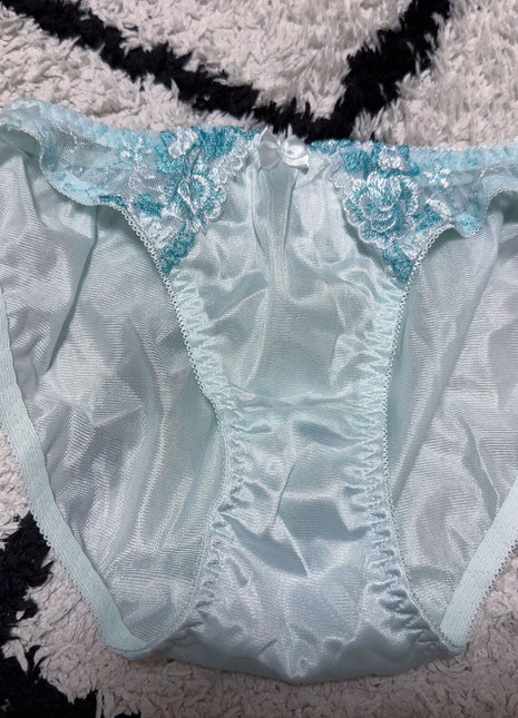 [Premium Used] Worn for two consecutive days + light blue panties.