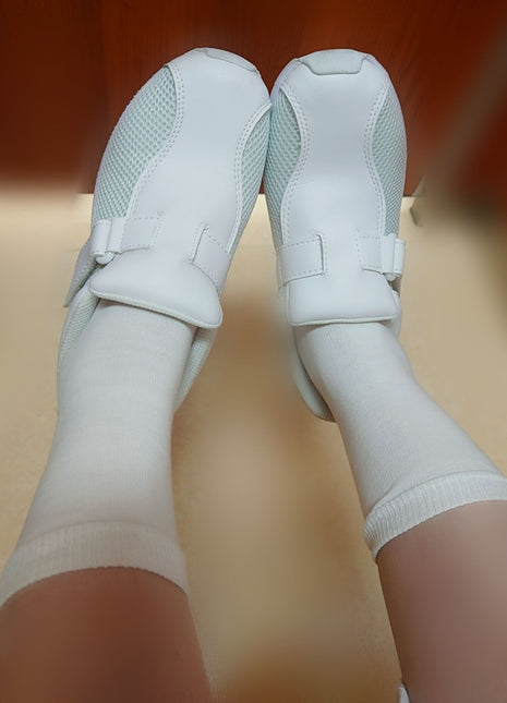 [Premium Used] White socks worn by hospital nurses during work. Worn for two days.