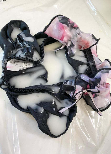 [Premium Used] Panties with extensive moisture overflow.