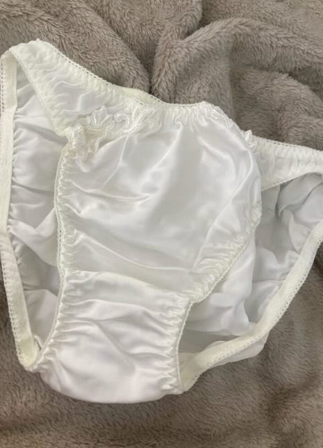 [Premium Used] Smooth white panties