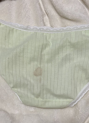 [Premium Used] Fluffy treasured panties in use.