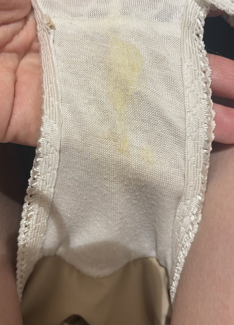 [Premium Used] Panties worn since yesterday, second day ♡