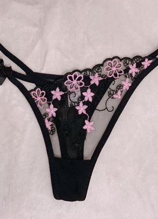 [Premium Used] Worn for one day + one session Cute and erotic floral sheer T-back Black cotton panties