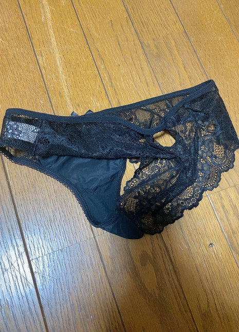 [Premium Used] Tightly Fit ♡ Black T-back Panties