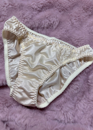 [Premium Used] Light pastel yellow panties