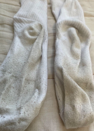 [Premium Used] Worn for 5 days Warning: Intensive odor alert Super absorbent socks for foot sweat!