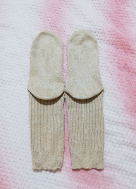 [Premium Used] Worn-out beige socks