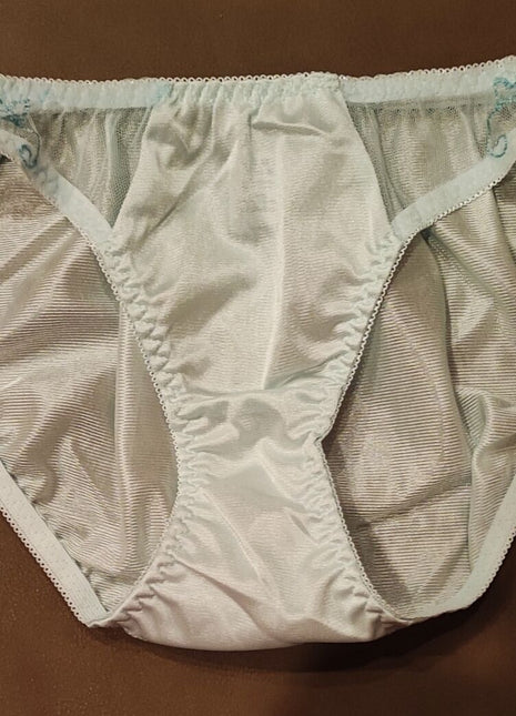 [Premium Used] Former AV actress's pale light blue glossy panties ♡