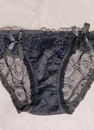 [Premium Used] Worn for one day with lace throughout. Cute and transparent black cotton panties.