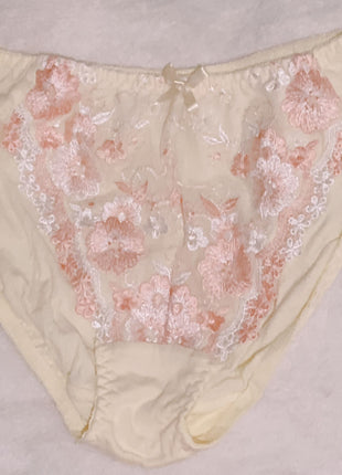 [Premium Used] Worn for one day + One time usage Fluffy floral embroidered yellow cotton panties