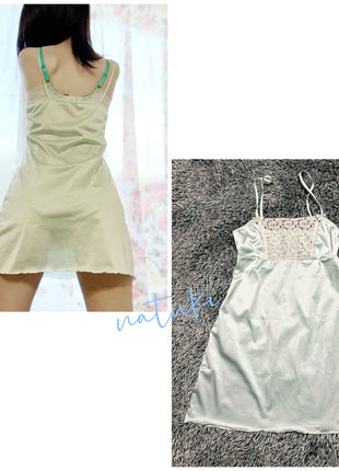 [Premium Used] Glossy satin, smooth refreshing light blue. Long-time favorite, elegant young lady's camisole slip.