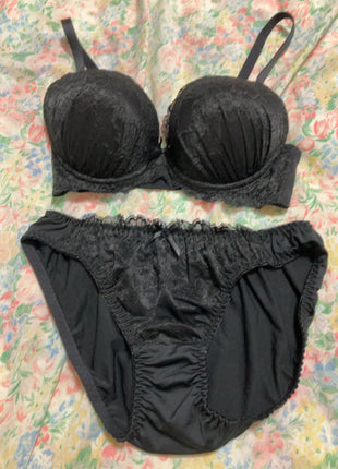 [Premium Used] A Black B&P Set to Enhance a Woman's Appeal