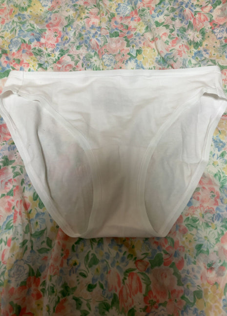 [Premium Used] Stains are easily noticeable ♪ Simple white cotton panties ♡