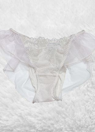 [Premium Used] Frilly pink lace panties from AMPHI, loved by junior high school students.