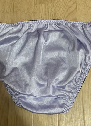 [Premium Used] Worn for one day + face showing wearing photo included Purple glossy material panties ❤️